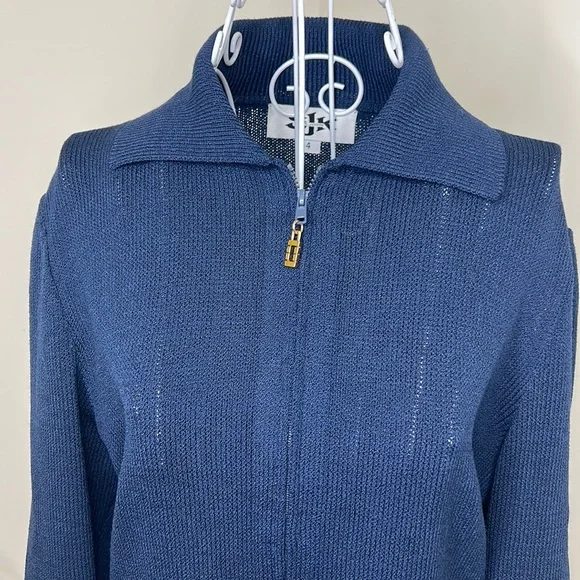 ST JOHN Vintage SJK Navy Blue Knit Zipper Jacket Gold Cloisonne Charm Size 4 - Picture 2 of 11